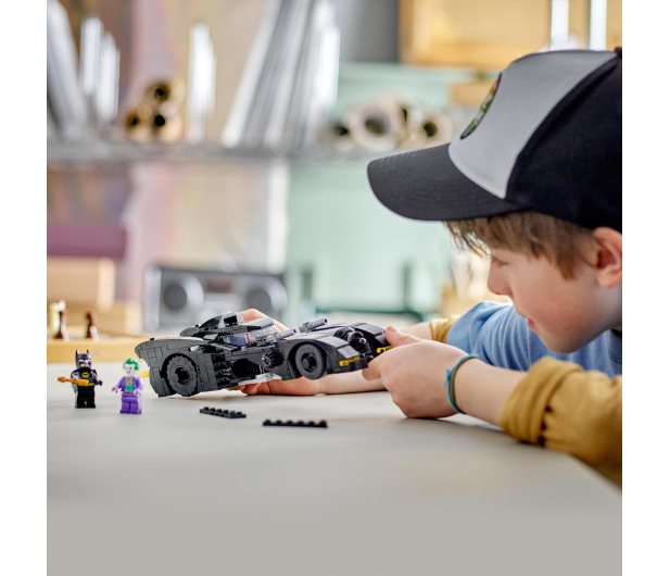 LEGO DC Batman 76224 Batmobil™: Pościg Batmana™ za Jokerem™ - 1159444 - zdjęcie 6